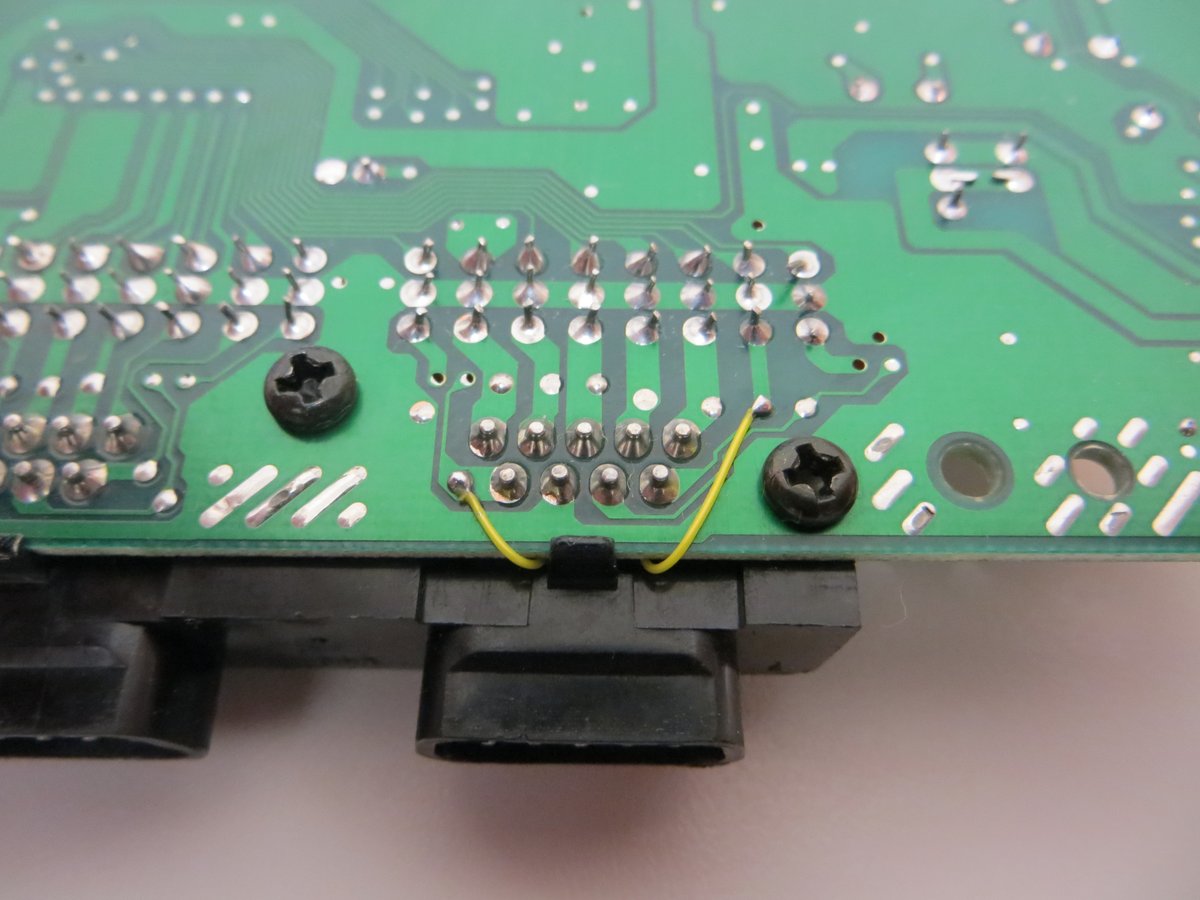 ConsoleMods's tweet image. My #switchless region &amp;amp; in-game-reset mod kit using Borti4938 code. Installed into a #Sega #MegaDrive model 2 VA1. Layout design conducive to neat wire runs. Mega Drive now #regionfree &amp;amp; ready for some full screen, full speed #60Hz gaming. #16bits #consolemods #consolemodding