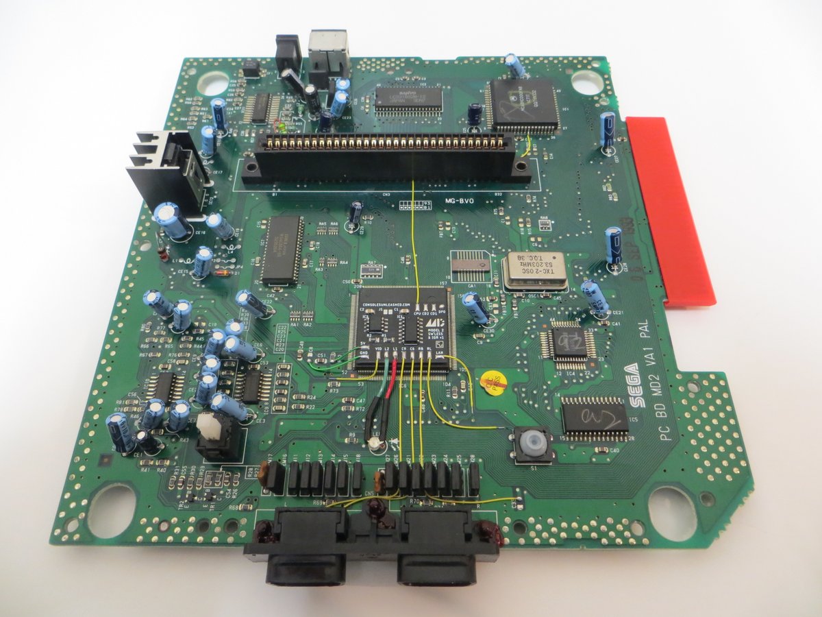 ConsoleMods's tweet image. My #switchless region &amp;amp; in-game-reset mod kit using Borti4938 code. Installed into a #Sega #MegaDrive model 2 VA1. Layout design conducive to neat wire runs. Mega Drive now #regionfree &amp;amp; ready for some full screen, full speed #60Hz gaming. #16bits #consolemods #consolemodding