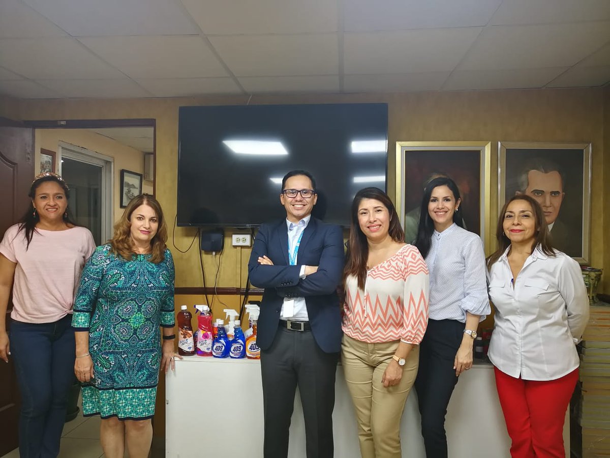 Celebrando con nuestros amigos de @rodolfomorenoycia sus 80 años de aniversario. ¡Muchas felicidades y que sigan siendo muchos años más llenos de éxitos!