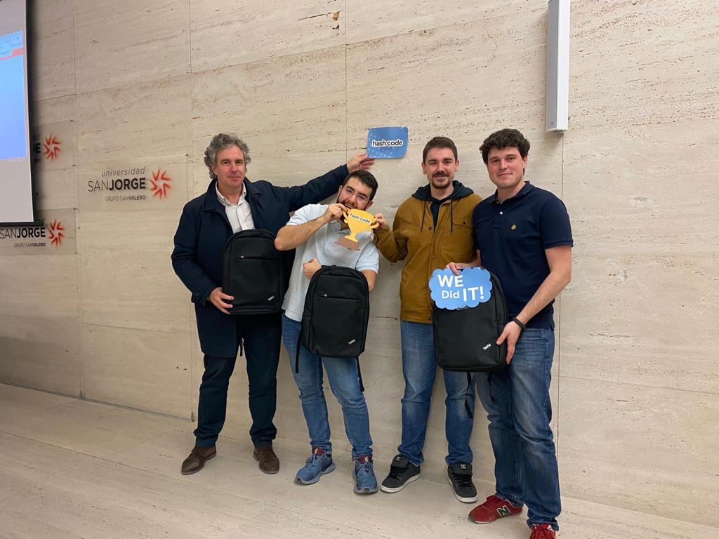 TecnologiaUSJ's tweet image. ...y ponemos punto final a este #googlehashcode2020 en la @_usj_ Con nuestros ganadores particulares y todo!!! Gracias a todos por concursar!!! #EARTE