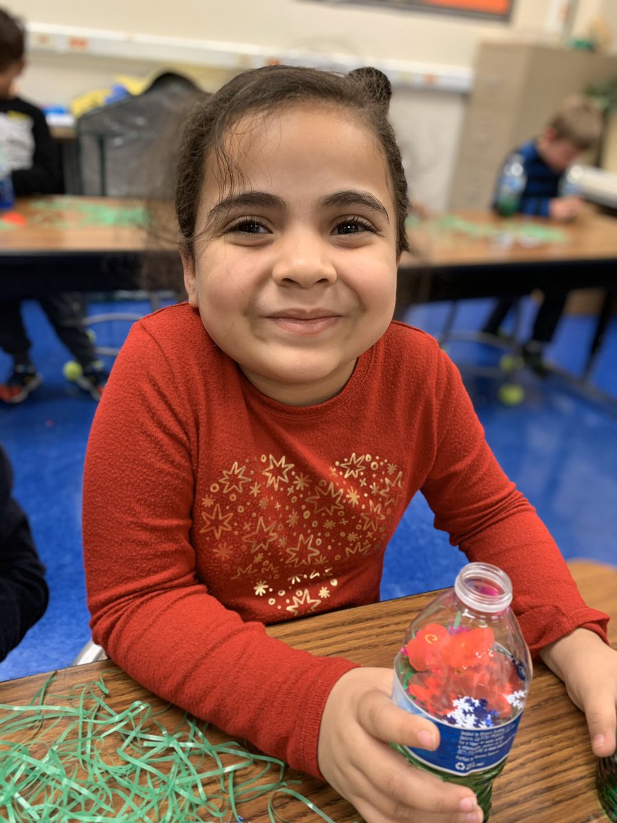 GuentherRachael's tweet image. We had so much fun making weather bottles in Science lab today! #messyisfun #kindermagic #roped2learn #kleinfamily