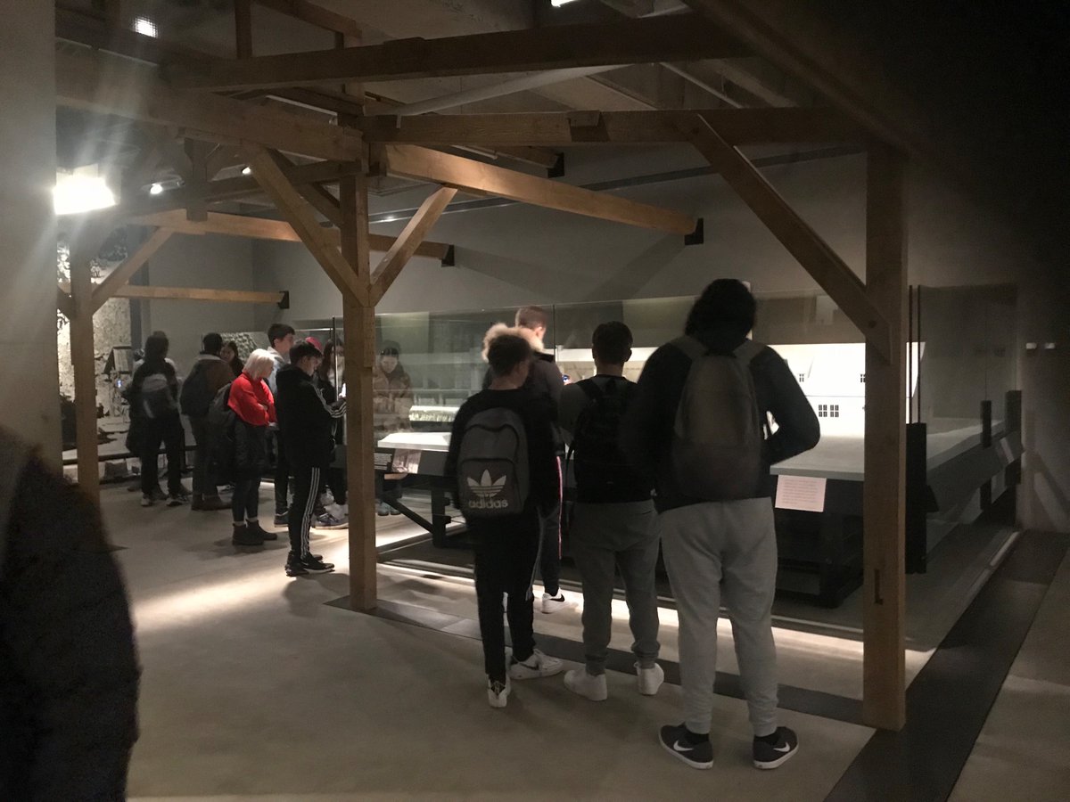 miss_thepoint's tweet photo. The students lit candles as we departed the museum.
@BridgeAcademyT1 
@MoulshamHigh https://t.co/rzoQmFDcwl