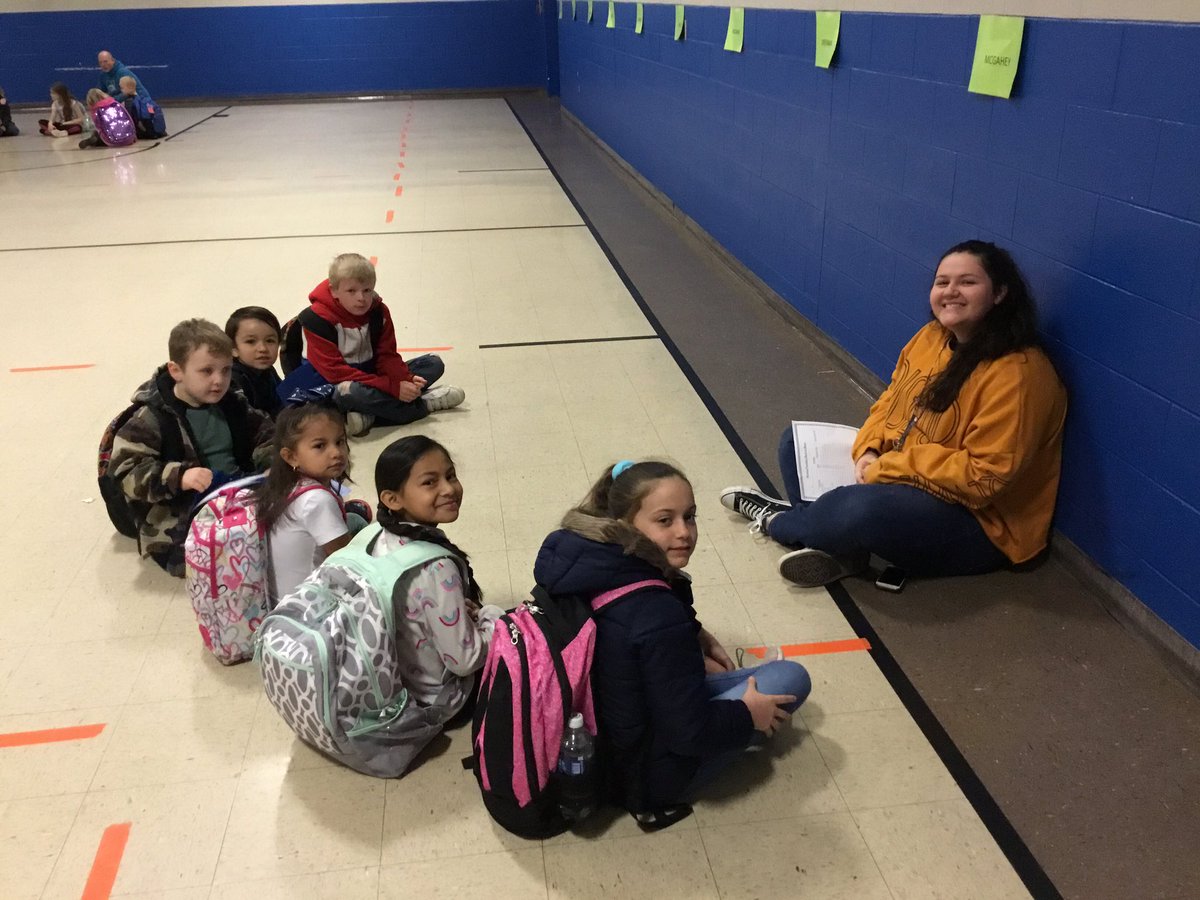 MESMustangsTN's tweet photo. Mustang Round-Up small groups discussing this month’s character trait—Ownership! #sumnerachieves #TNBestForAll https://t.co/EXd2DH1oTl