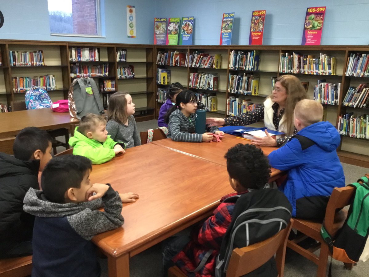 MESMustangsTN's tweet photo. Mustang Round-Up small groups discussing this month’s character trait—Ownership! #sumnerachieves #TNBestForAll https://t.co/EXd2DH1oTl