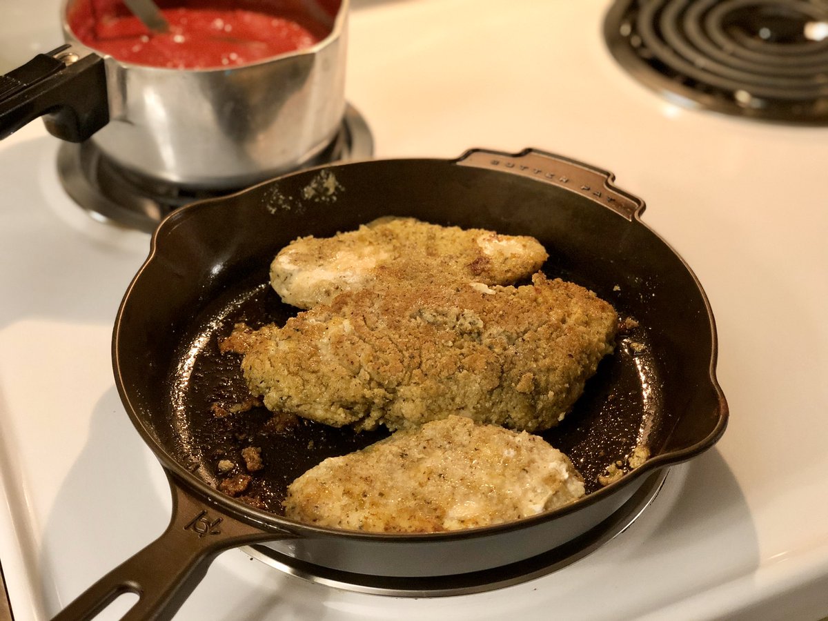 BuzzyWaxx's tweet photo. What are you cooking tonight! BuzzyWaxx has your cast iron covered! #BuzzyWaxx #CastIron4Life #castironlife #castironskillet #castiron #castironcooking #food #stovetotable #foodcookoff #kitchen #family https://t.co/pR1Gg9xBYe