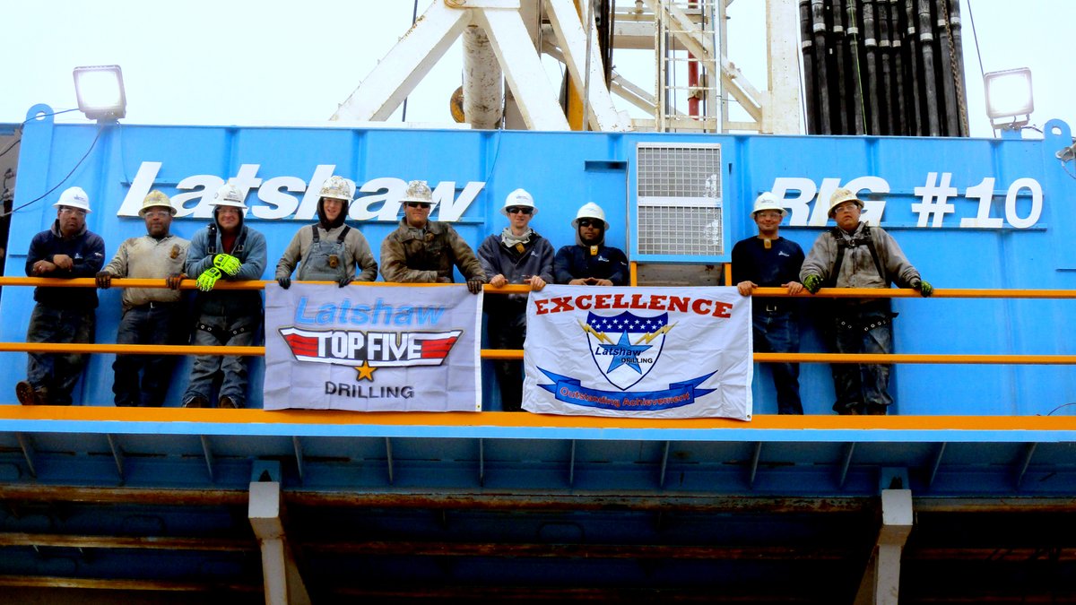 Latshaw Rig 10 recently earned their 5th consecutive Rig of Excellence Flag from their latest rig inspection. Great job, guys!

#oilfield #westtexas #permianbasin #oil #riglife #roughneck #latshawdrilling #drilling