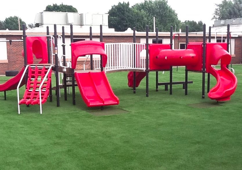 synlawnmil's tweet photo. When it comes to your kids🚸, nothing is more important than their safety‼️ Our system is designed for all types of playground equipment 👍 and protects children from falls 🙏 
#landscape #grass #syntheticgrass #synlawn #fun #save #happylife #remodel #astroturf #ecological #kids https://t.co/twVnp83b4q