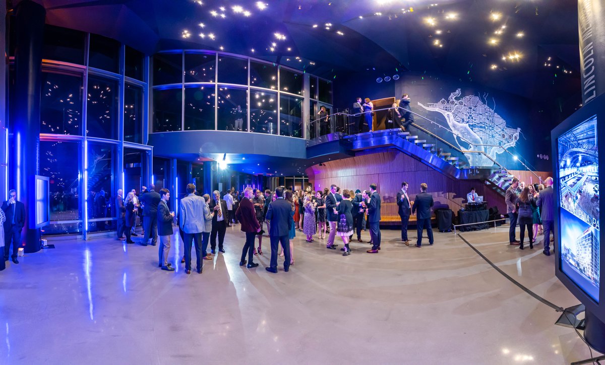 theviewofdc's tweet photo. Our space transforms for evening events, with lighting creating amazing reflections on our floor-to-ceiling windows!#dcskyline #dctourism #dctravel #bestofdc #dcinstagram #dcphotography #dcvenues #dcviews #theviewofdc #rooftops #dcrooftops #rosslyn #theView https://t.co/BAd0ZxgYY0