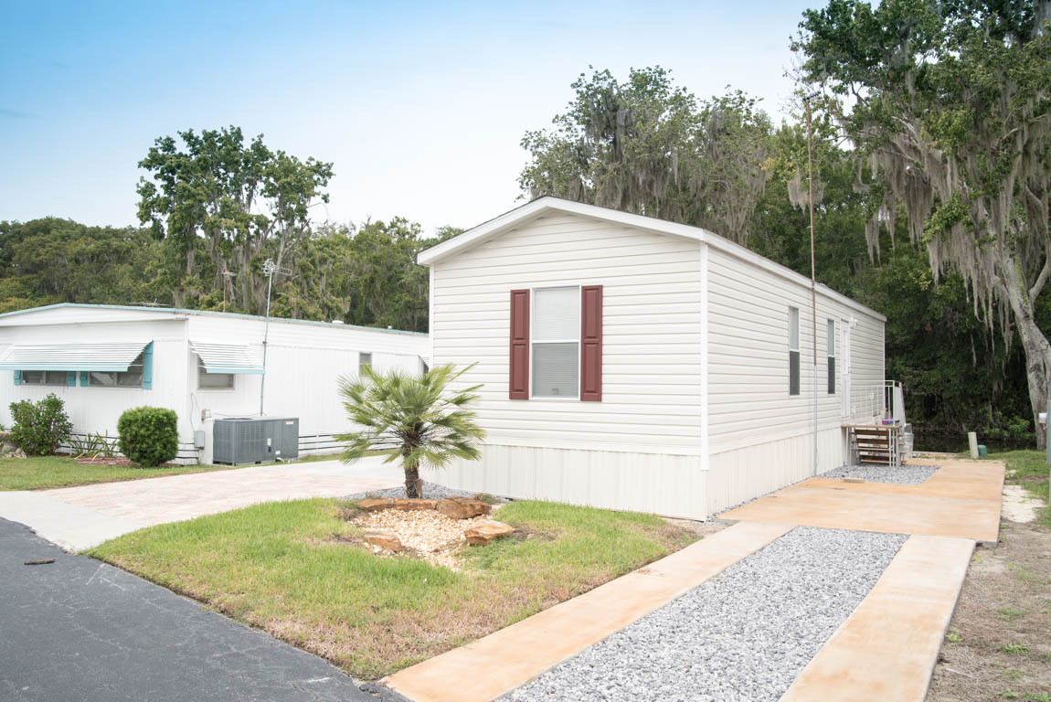 BryanBlakeTeam's tweet photo. OPEN HOUSE! Sun 2/23 11a-2p++Brand new 2018 WATERFRONT home located in a 55+ community in Tavares with canal access to the Harris Chain of Lakes! Come see this beauty. #OpenHouse #RealEstate #realtor #Tavares #buyme
https://t.co/hWgs3g5PVc https://t.co/VB4FqoYLDK