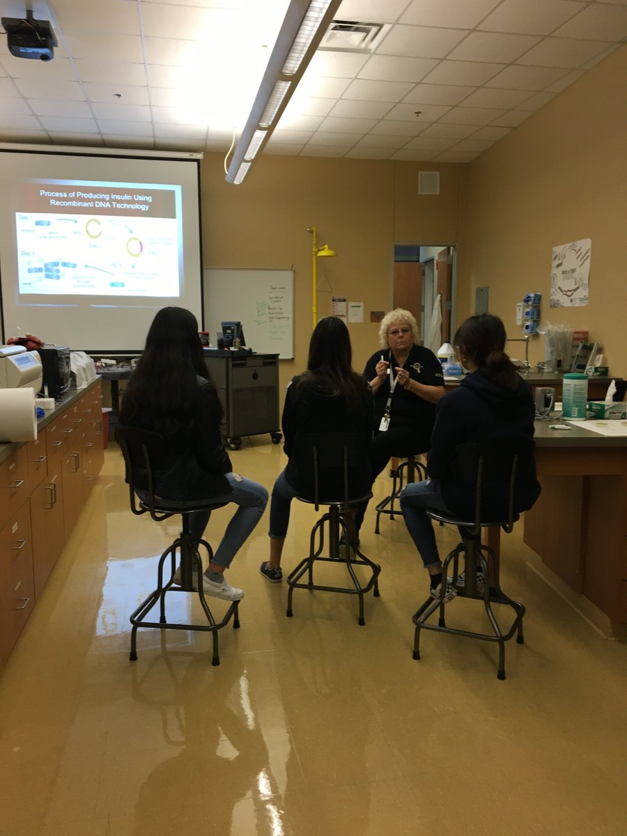 TBI_Program's tweet image. Great group of Temple High School students were here for a tour today!  Thanks for coming...