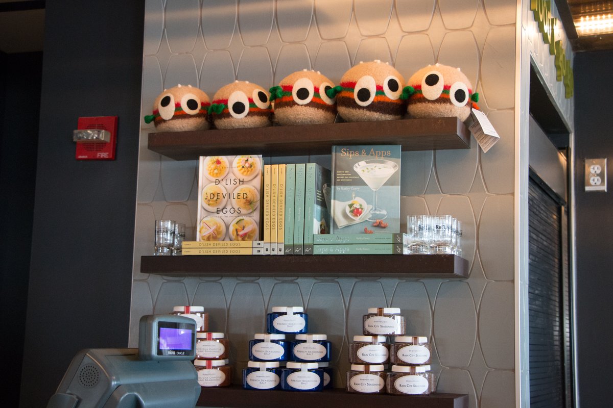 RelLishBurger's tweet photo. #GiftIdeas for your fave #foodie: #RellishBurgerLounge #SnooterDoots, signed @KathyCaseyChef cookbooks, #DishDLish #seasonings! Available online or #ConcourseB @SeaTacAirport https://t.co/70LXxqWA6y