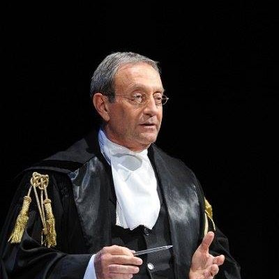 elisgreco's tweet photo. "Un processo costruito sulla misoginia e sull'odio contro gli italiani. Vogliamo smontare il castello di accuse costruite sull'oscurantismo di chi odiava la pace": @a_catricala  Avvocato difensore nel processo a #caterinademedici 👑⚜️🇫🇷 #essereilpotere 👉#26febbraio @TeatroEliseo https://t.co/fyXH1x3uQ1