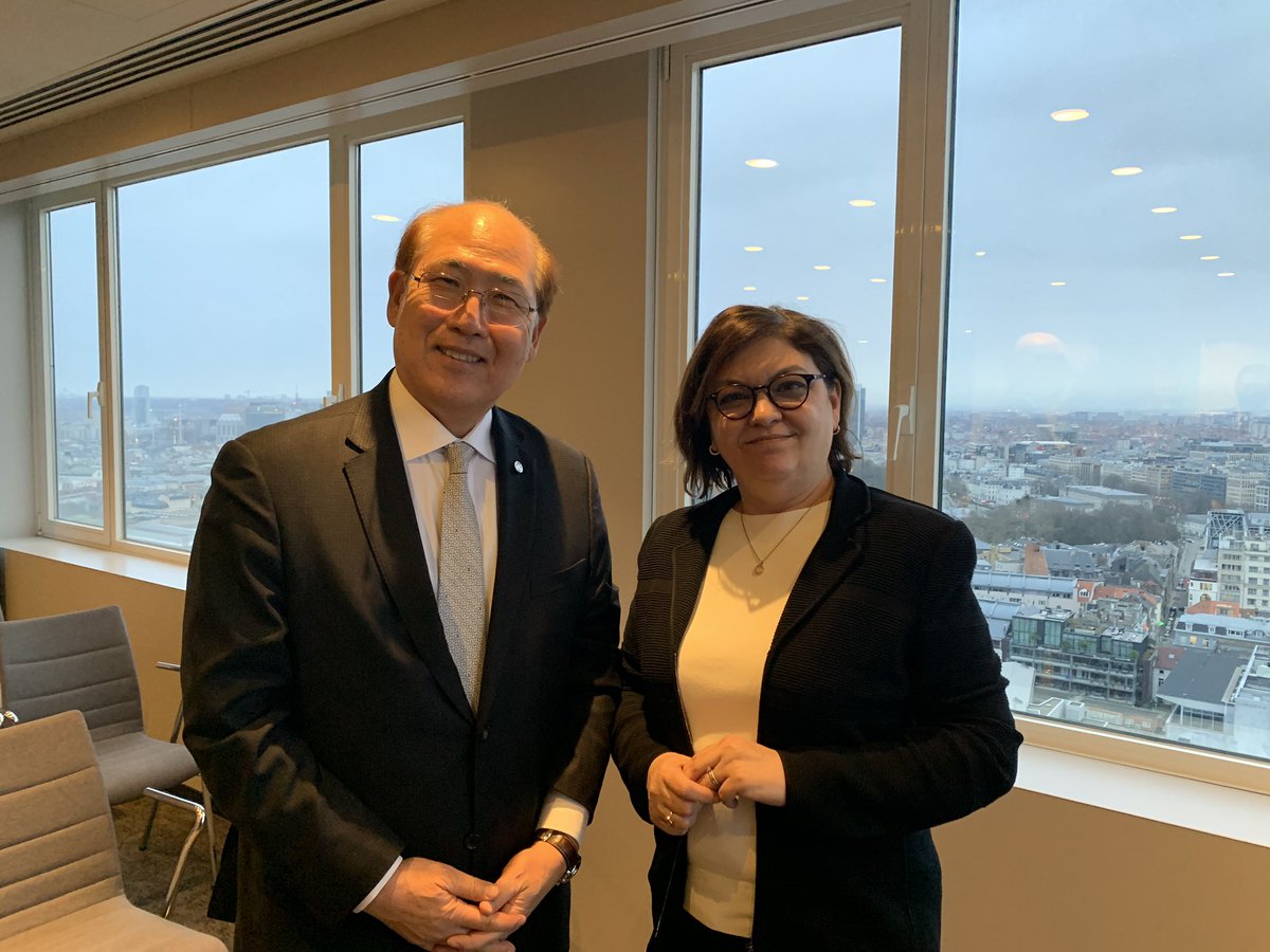 AdinaValean's tweet photo. Honoured to receive Secretary-General @IMOHQ, Mr. Kitack Lim in Brussels for the #ESW2020 We need big players to work together and lead the global fight for decarbonisation ➡️ this is how things will move and changes happen 🚢@Transport_EU @EuroShippingWk https://t.co/ji4vzGZWSJ