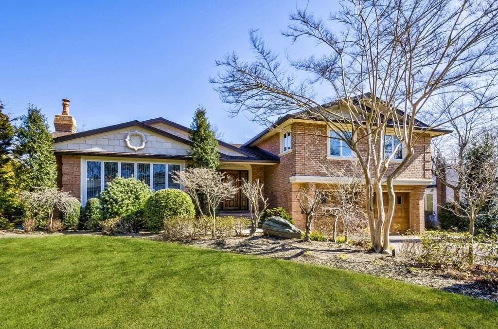 ladererstables's tweet photo. Just listed Searingtown New York Herricks  school districtSee what I found on @Zillow! https://t.co/DOQKxugSJf https://t.co/wNKpzw8Xm0