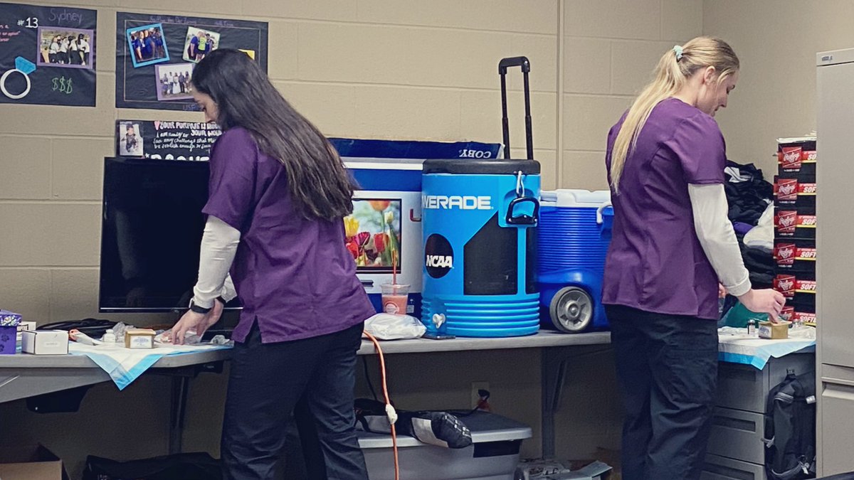 USFCougarsSB's tweet photo. STUDENT-Athlete.

So cool to see a couple of our Cougar softball players trade in their game day uniforms for their future uniforms and practice hands on nursing skills in the office today! 

We are proud of the work all of our kids put into their academics everyday! #SCR17TY2020 https://t.co/MA7I2vhMPO
