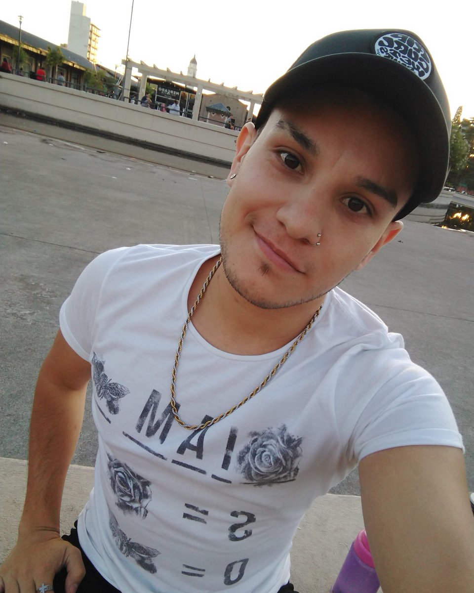 ChechoCanalla91's tweet photo. Salieron esos mates!
.
#guy #guys #instagram #instagay #insta #instagood #instagramers #instaguy #likeforlike #like4like #likeforfollow #likesforlikes #instapic #instamoments #gay #selfie #selfies #selfiboy #boygay #gayboy #gays #gayhot #gayhot #instagram #instaselfie #instaguy https://t.co/bTSqa6g7Ly