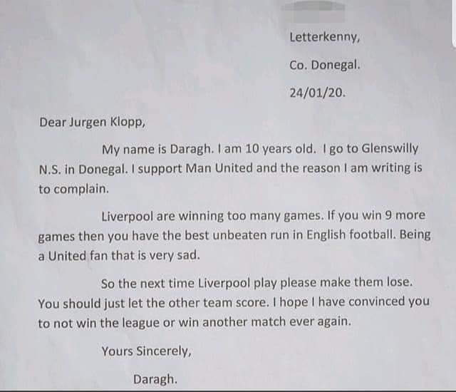 FourFourTweet's tweet image. Jürgen Klopp received a letter from this 10-year-old Manchester United fan asking them to stop winning games.

Here's how the Liverpool manager responded 👏🤣