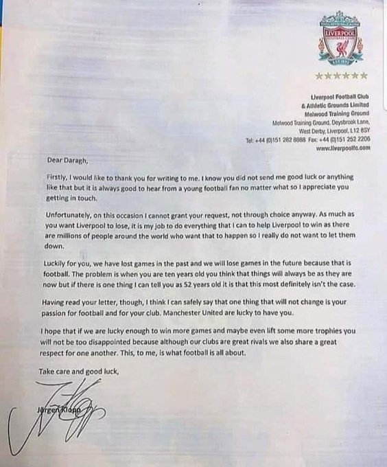 FourFourTweet's tweet image. Jürgen Klopp received a letter from this 10-year-old Manchester United fan asking them to stop winning games.

Here's how the Liverpool manager responded 👏🤣