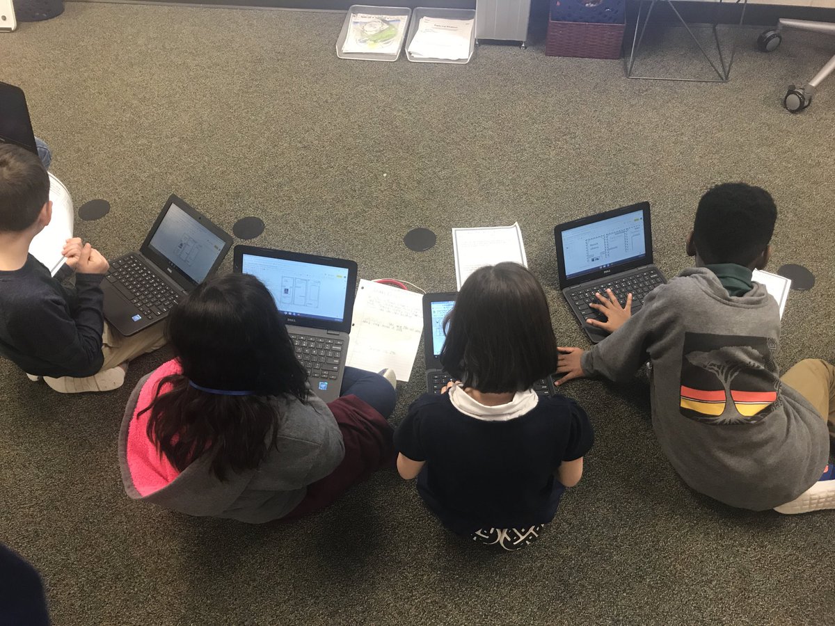 2nd graders working on an AA brochure using #googleslides  #r2littles