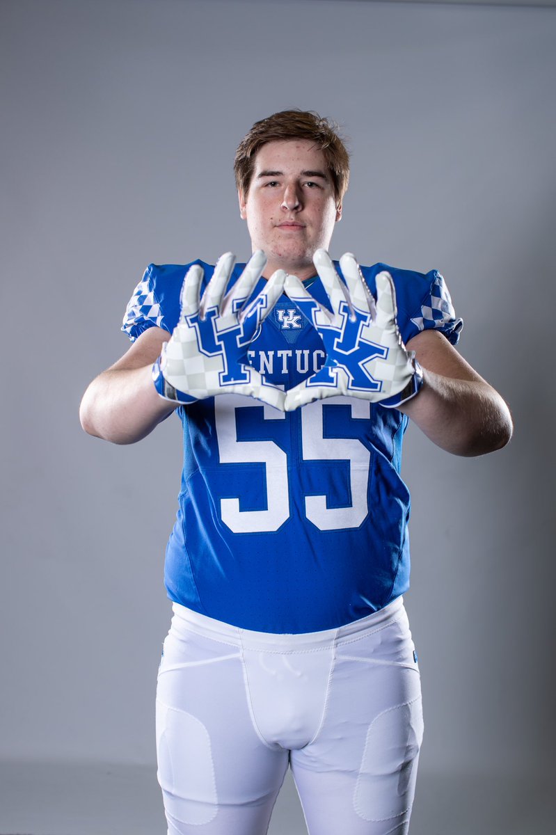 WohlabaughDavid's tweet photo. After a great talk with @UKFootball I am excited to say I am committed to the University of Kentucky!! #BBN #GoCats #SEC #kentucky https://t.co/VReCcvTD9D
