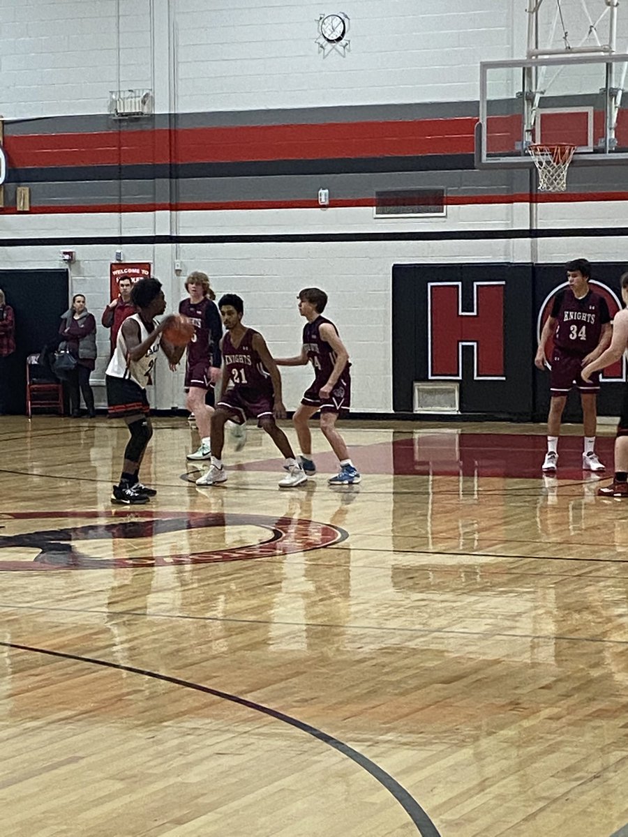 Knights in action final regular season game.  Score 32-27 on to 4th quarter.  Go Knights🏀
