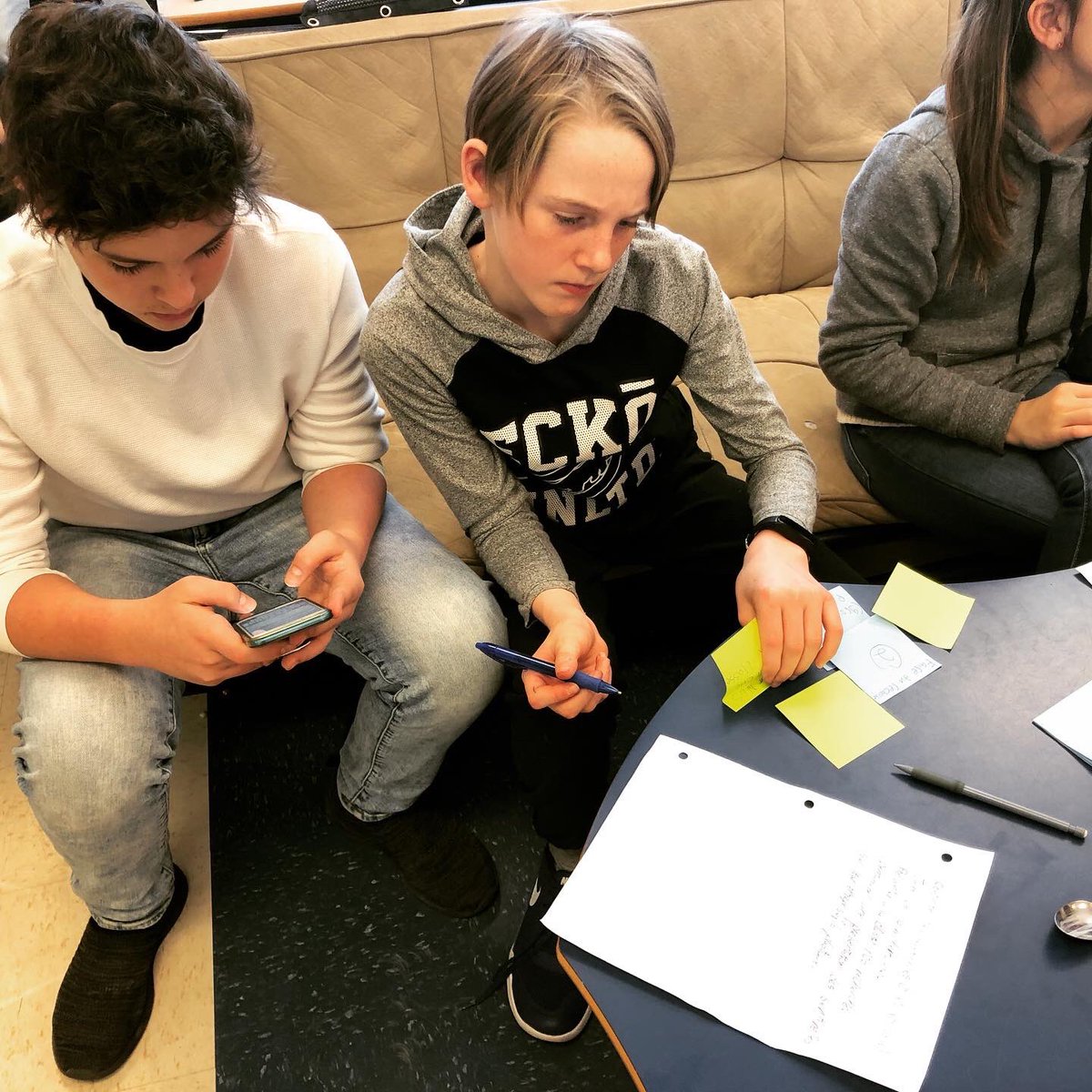 renduclos80's tweet photo. Finalement commencé à utiliser le fameux «scrum» dans ma classe pour organiser tâches = succès! 👍🏻 Quel bel outil! Merci à mes collègues d’avoir partagé vos pratiques gagnantes ❤️ @annickcarter1 @VickieLaforest @couturier_lisa
#ecoleprototype #objectifsdevdurable #vieaquatique https://t.co/wqKMjPAO4P