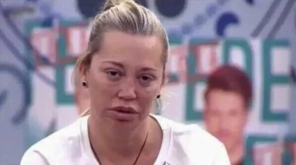 MiriGH3's tweet photo. La Flores acaba de empezar y ya intentando hacer trampas #SVGala1 https://t.co/zULYVPNxdm