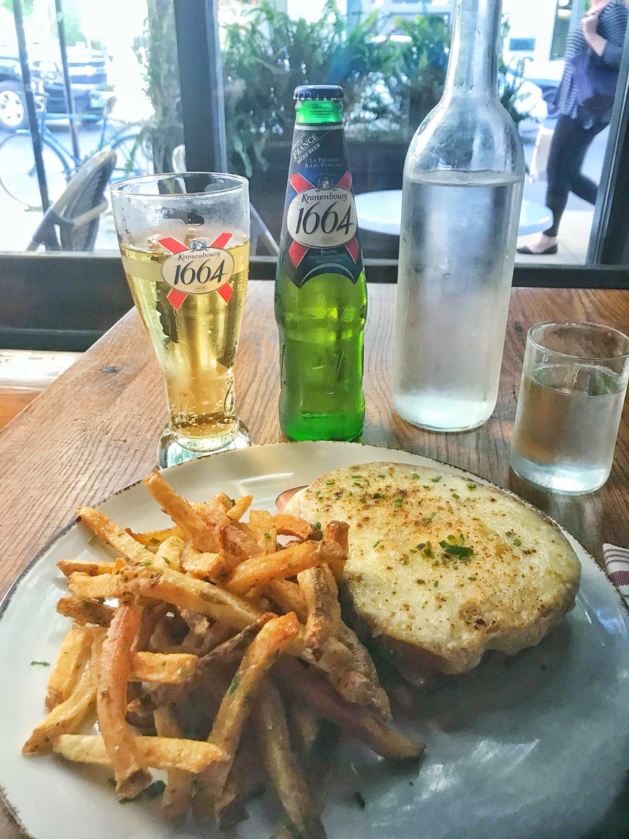 Croques and Kronenbourgs for dinner tonight-never a bad idea 😋
#troquetchi #frenchbistro #dinnertime #rivernorthrestaurants #croquemonsieur #kronenbourg