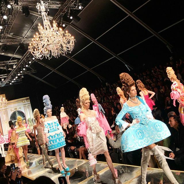 JohannahMasters's tweet photo. The always entertaining @moschino show was filled with #marieantoinettestyle ✨🍰✨😍✨🍰✨ https://t.co/DE94XQhXBI