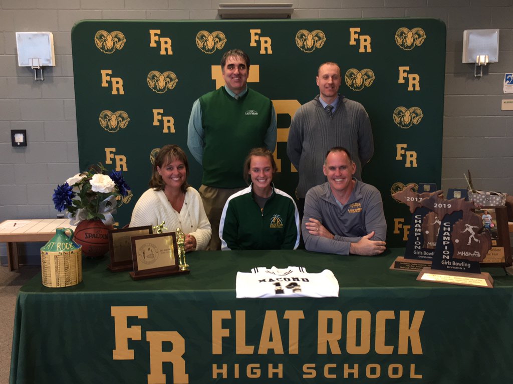 FR_Athletics's tweet photo. Congratulations to Amy Jackson for officially committing to Macomb Community College to further her academic and athletic career! Proud of our Lady Ram and new Monarch! #warh #RamsAtTheNextLevel ππππ https://t.co/7QG9Z7B8wH