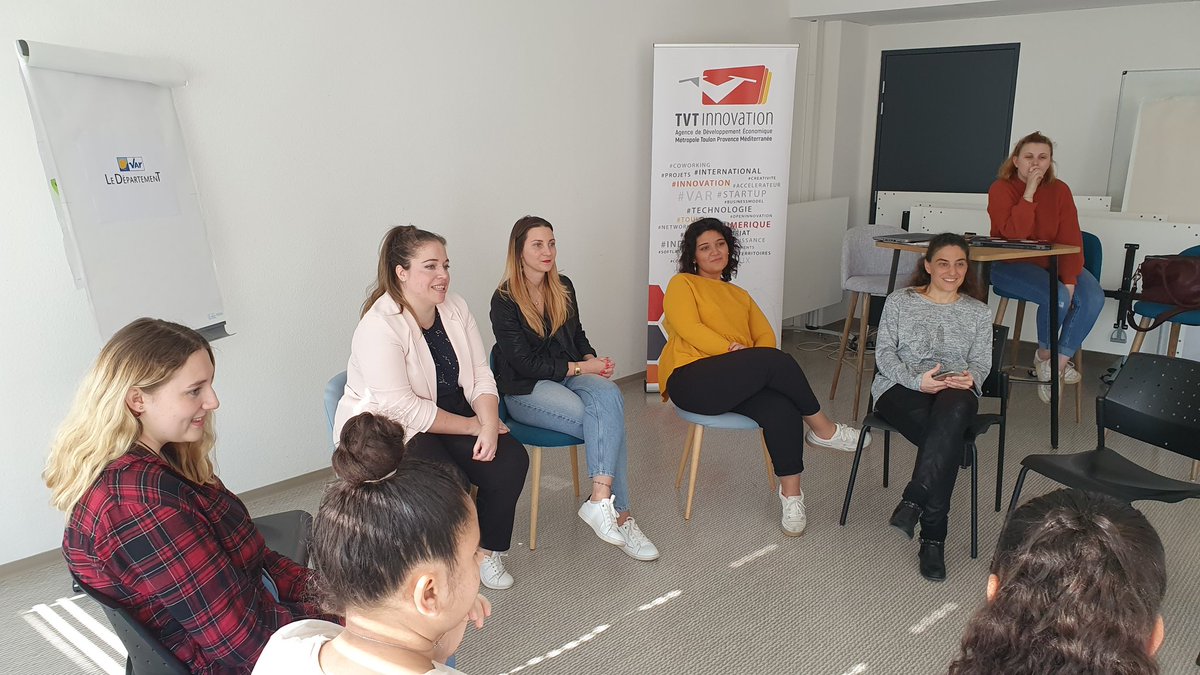 Aujourd'hui, les femmes du réseau #lestoulonnaises ont échangé avec les wi-filles de <a href="/Clg_DReinhardt/">Collège Django Reinhardt</a> grâce à <a href="/TVT_Innovation/">TVT Innovation</a>
Merci à toutes pour ces échanges riches, fluides et dans la bonne humeur avec les wi-filles.
 @FaceVar
@face_education
 #becausegirlscan