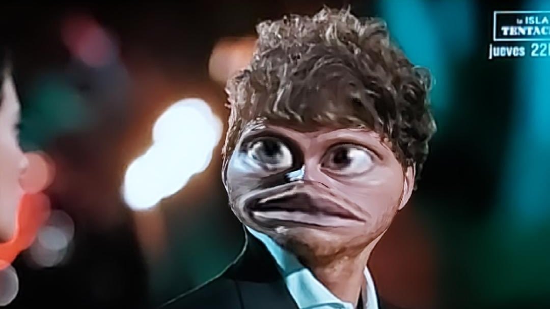 MiriGH3's tweet photo. Así me he quedado con la peluca

 #SVGala1 https://t.co/0skvkoV55I