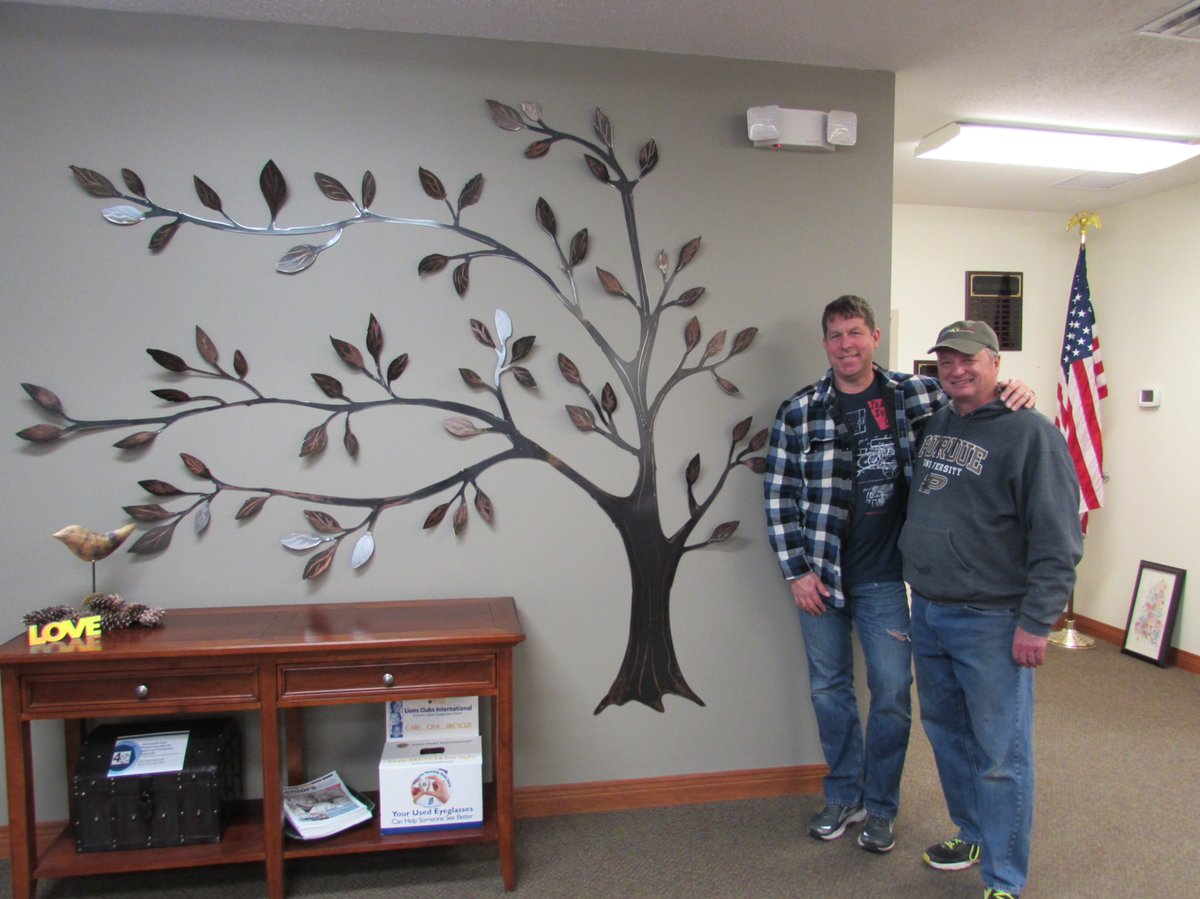 Bocoseniors's tweet image. From little seeds grow mighty trees...
BCSSI is proud to have a new addition in the Lebanon lobby. The Legacy Tree was unveiled yesterday.  Created by artist Craig Voight Concepts pictured w/BCSS Foundation Board Member &amp;amp; friend Paul Mohler.  #LeafaLegacy #LegacyTree