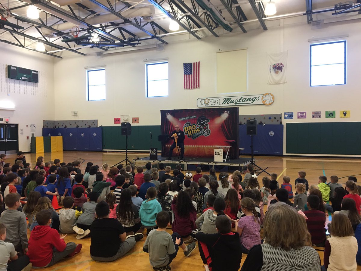 Please check out the Pro Kids show tonight at 630!!! Below are some pictures from the shows today. It is a completely different show tonight!!!