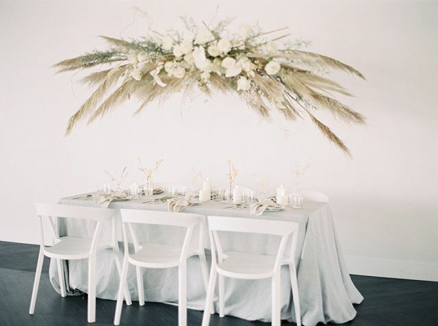 “Love is not what you say, Love is what you do” 
GOALS! We are obsessed with this simple white set up and that flower bouquet is everything!!@anisefloristry ift.tt/39QuBbz