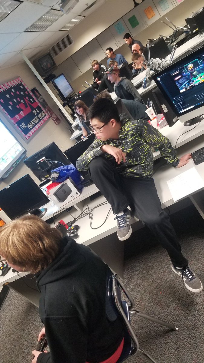 m_hinkel's tweet photo. Great @VikingsNW eSports match vs Kearney High today.  Thanks to @ThayerCentral for the short scrimmage also. @MrWatersArt @RyanHinds_EC @tenor12notesoff @natesimons #ginwvikings https://t.co/4hmNCP2Ahd
