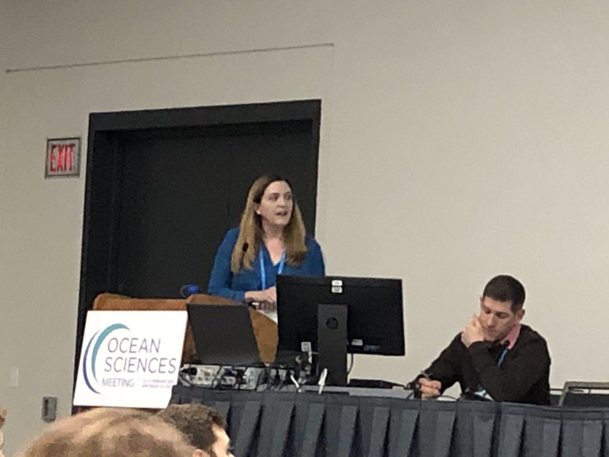 UCI_OCEANS's tweet image. Alyse Larkin demonstrates how to use ‘omics to link plankton genotype and growth activity in the ocean @uciess #OSM2020 @UCIPhysSci