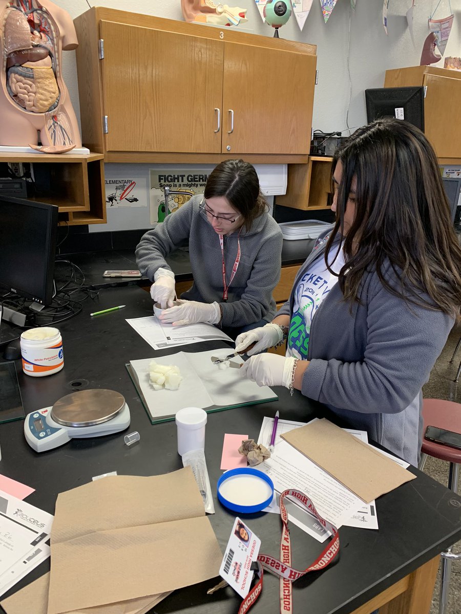 sowenCTE's tweet photo. Lab day: Future Pharmacy Tech students hard at work. @CTE_ECISD @EctorCountyISD #CTESaturnV https://t.co/WXAs3dqWa0