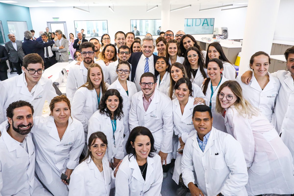 La planta de mAbxience, que inauguramos junto a Hugo Sigman, fabrica anticuerpos monoclonales para el tratamiento de enfermedades graves.

Es un ejemplo de que la mejor inversión que puede hacer una sociedad es el conocimiento, la ciencia y la tecnología.