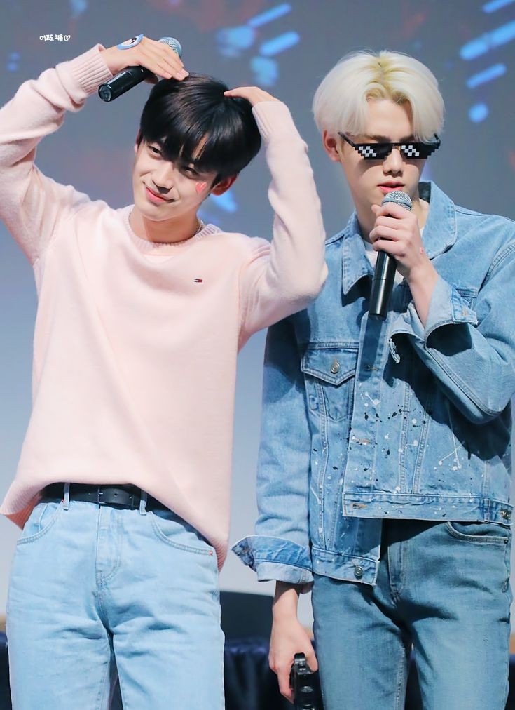 My favorite yohan and minhee photo (as if there are tons of it). Miniiii, I miss you so much. You need to pinch your yohan hyungie's belly again  #김요한  #KIMYOHAN