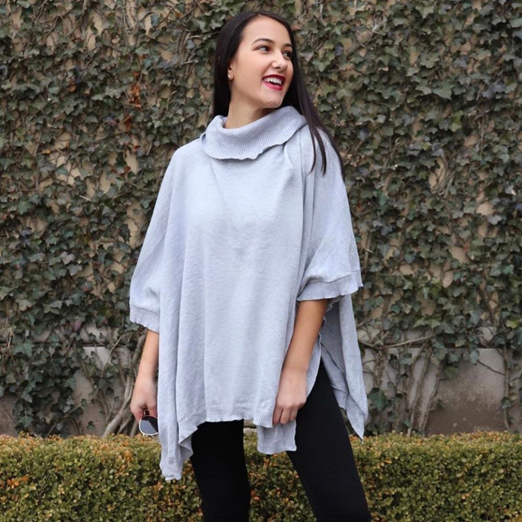 Every woman needs that no-fail outfit for days when they're short on time, so we designed the Soren Poncho. Simply pair it with your favorite leggings and booties for a cozy-chic outfit in seconds! 

SHOP NOW: buff.ly/2PbPlD0
|| photo via @themanhattanmini