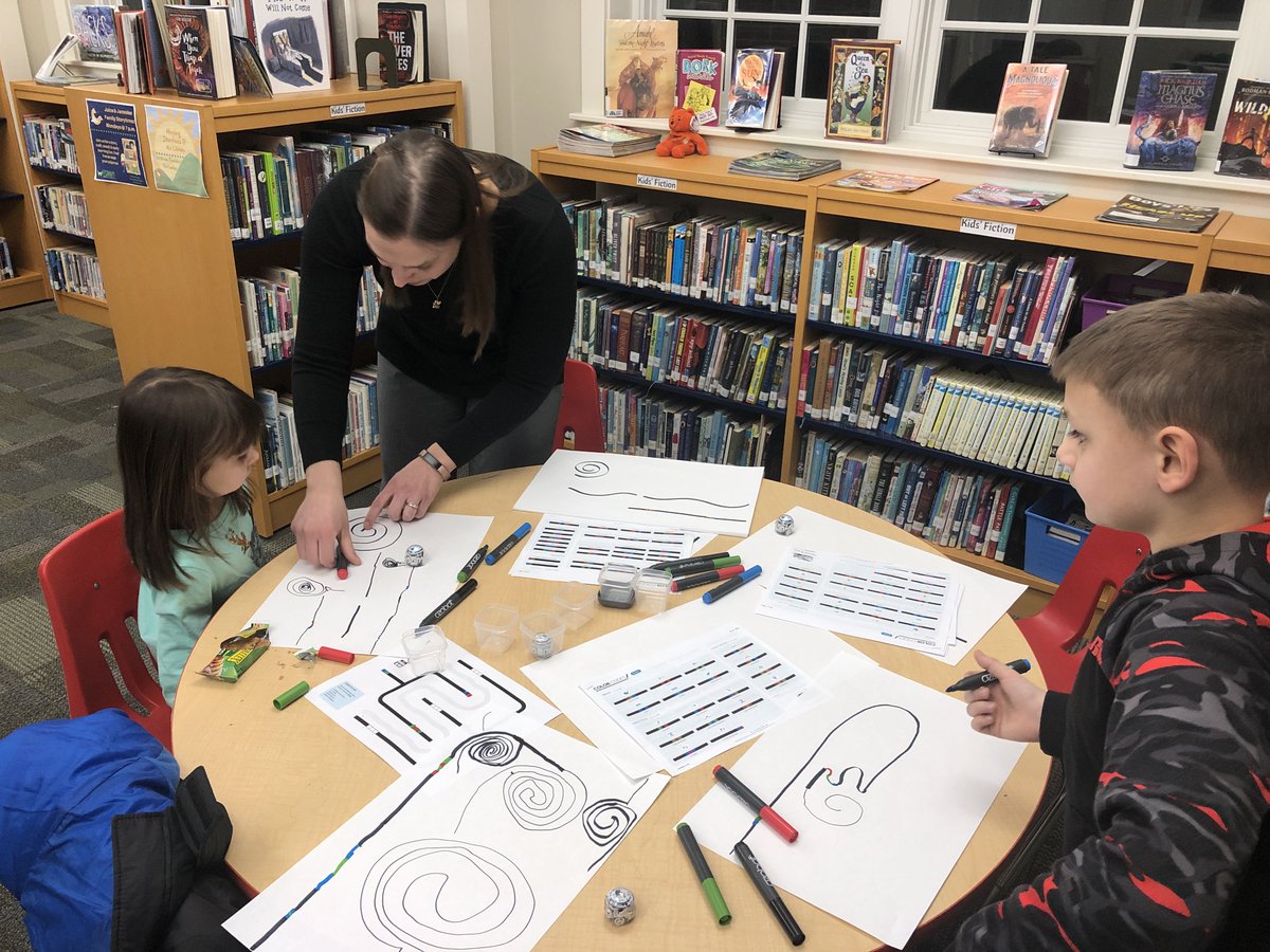 WTVLTPubLibrary's tweet image. Coding fun with the Ozobots tonight! #techliteracy #weloveourlibrary