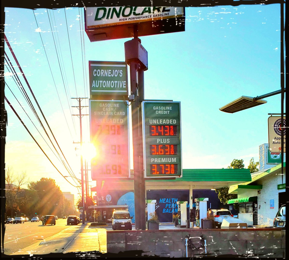 RealJoAnnBush's tweet photo. Any day in #LA 🌴 when #GasPrices 🚘 are below $4 is a #GoodDay! 👍 haha, ugh 😂

How are the #Gas #Prices 💵 in your #City lately? 🤔

Pic: #JamminJo 2020 📸

#SadButTrue #LosAngeles #CA #CaliLiving #SoCal #optoutside #California #Cali #LaLaLand #InstaCA #InstaCar #Cars #Car https://t.co/TiRYOB81Zm