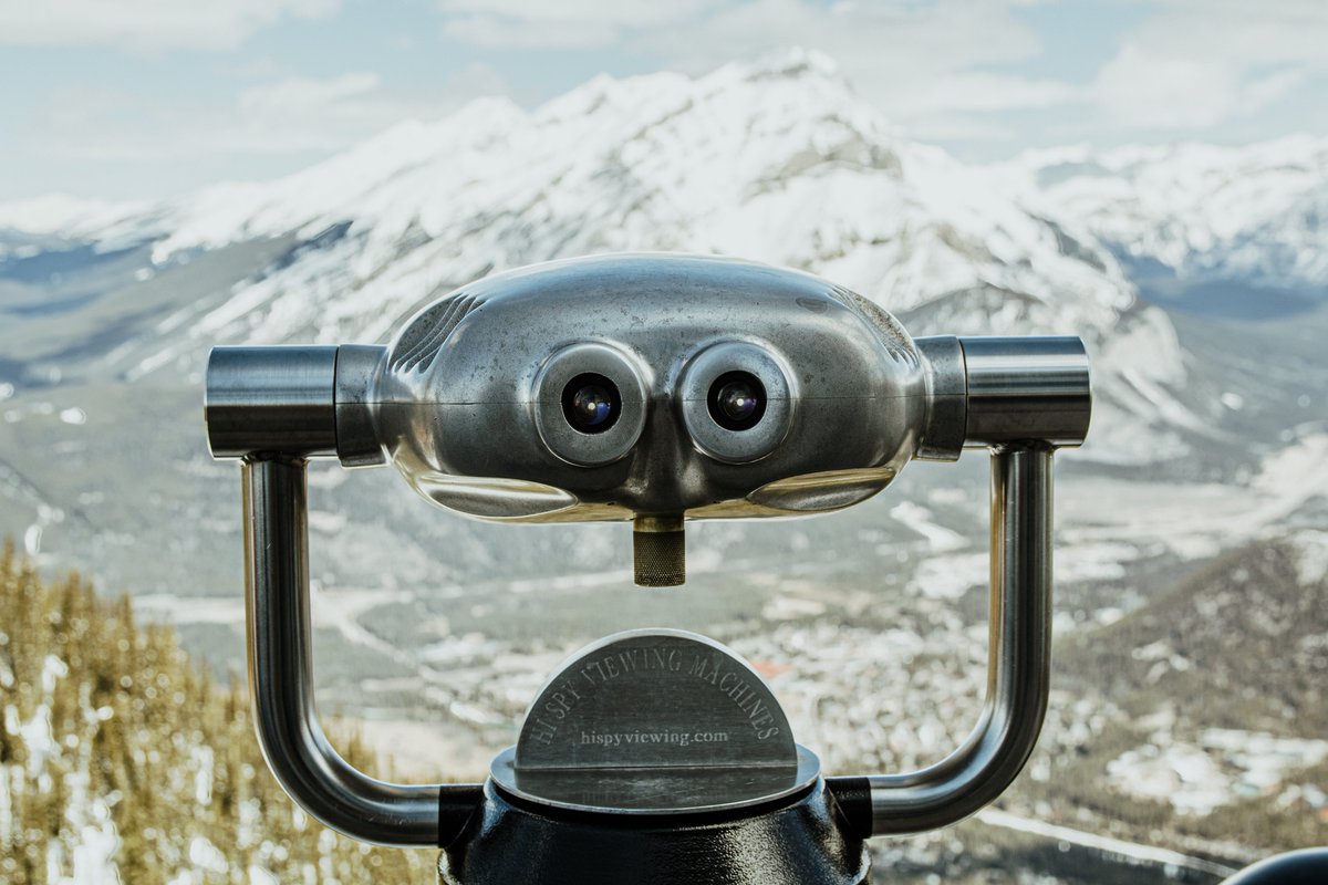 callMEDIA21's tweet photo. All of this sun shine has me looking forward to spring like... 🔭

#lewkophotography #spring #MEDIA21 #banff https://t.co/oNtlqOqBKL