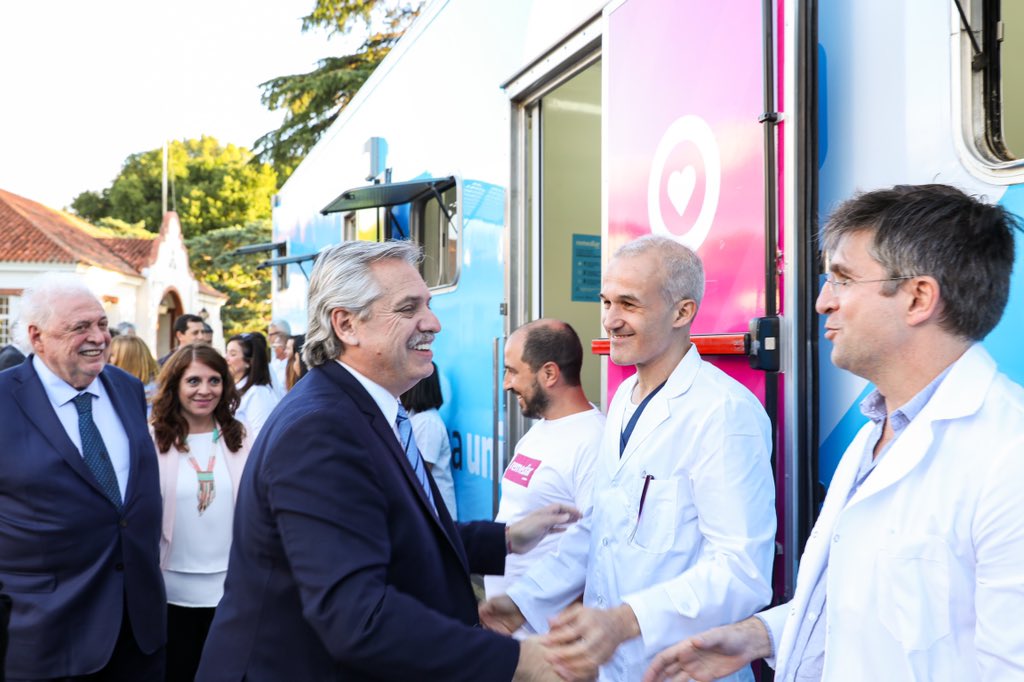 alferdez's tweet photo. Hoy lanzamos el #ProgramaRemediar, mediante el cual 15 millones de argentinos y argentinas podrán acceder a medicamentos de manera gratuita.

Quienes más padecen son quienes más necesitan la ayuda del Estado. Estamos cambiando las prioridades. https://t.co/Z1Lk62H2Mj