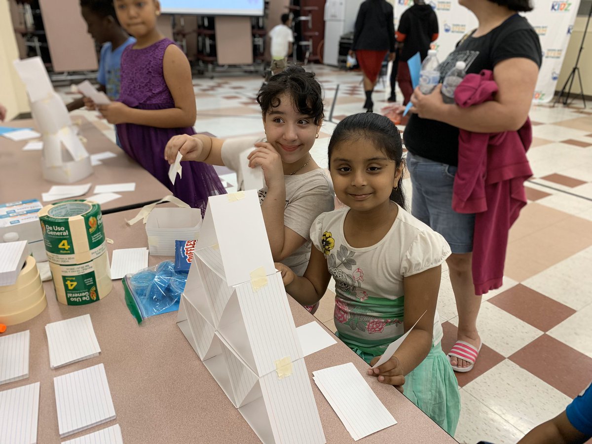 Woodson STEM Night! What a great time for kids! Thank you to all the teachers who came out and made this night special for our Wolves!  #STEM #Science