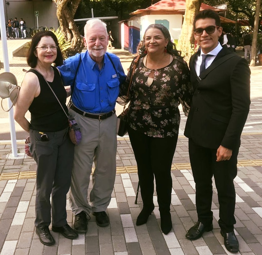 fundaorth's tweet photo. #Felicitaciones Marlon! Nuestro primer #abogado #becario de la Fundacion! #fluentinEnglish escribiendo su 2do libro y ya ejerciendo como abogado @upbcolombia #Medellin https://t.co/PcPbZ954zS