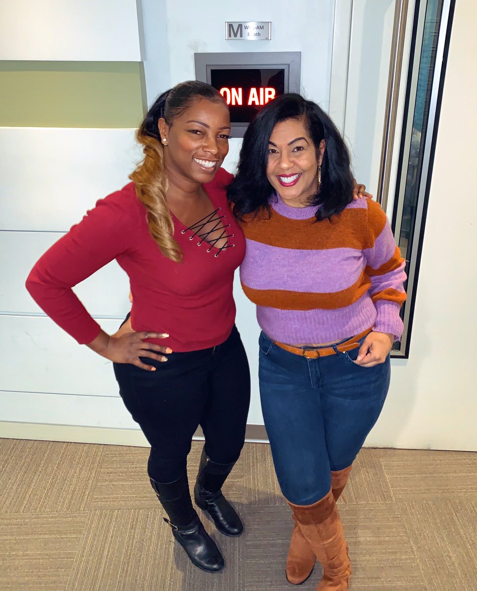 MorningGoodsAM's tweet photo. Boss Lady Nashawn Taylor shared with us what it’s like to be the captain of her own yacht 🛥 She hosts paint &amp; sail parties to allow others to share in her love to create art and be at sea. Listen back to the replay on @woldcnews at 8pm tonight! #themorninggoods #thegoods💋 https://t.co/gtzbRNzT9R