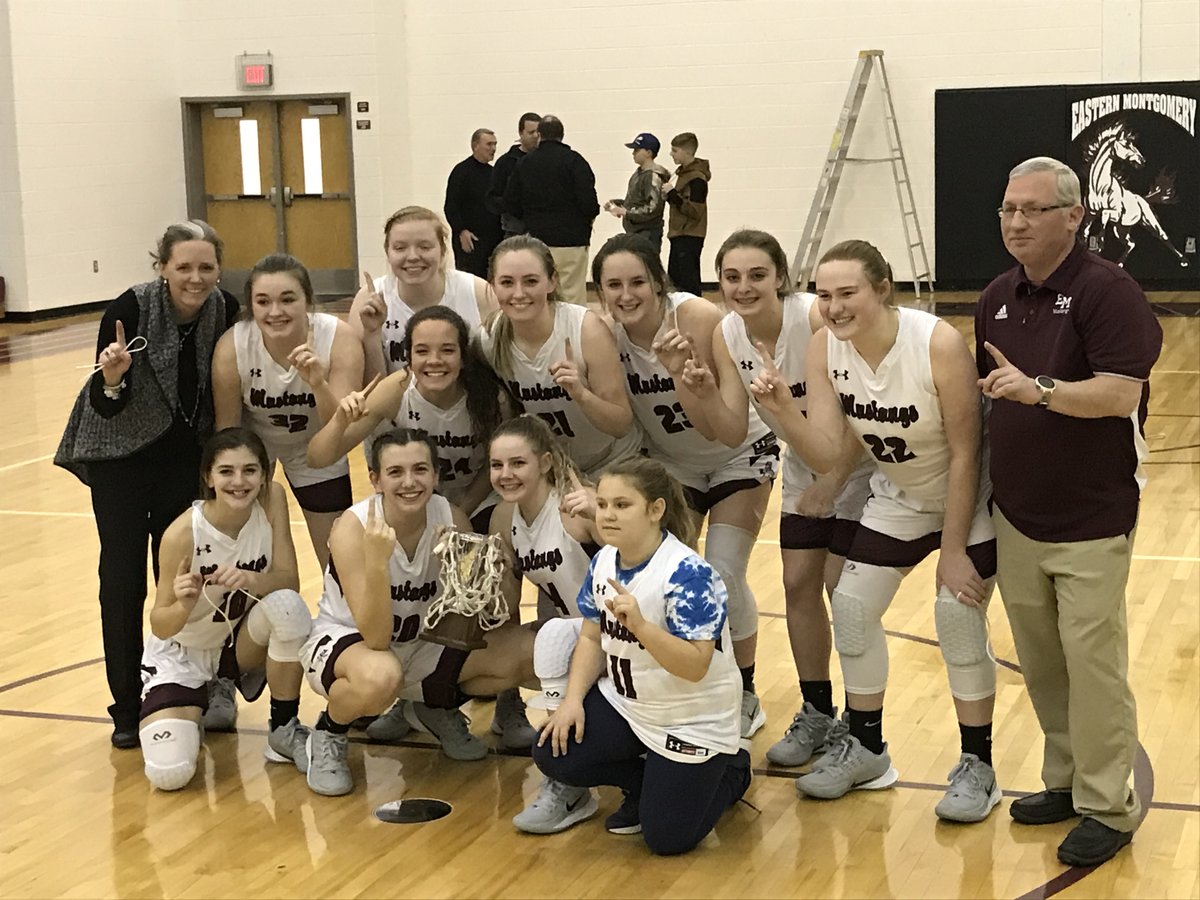 Lady #Mustangs beat Covington 43-30 and are your Pioneer District CHAMPIONS! They will host Auburn on Tuesday at 6pm at EastMont! #GoMustangs