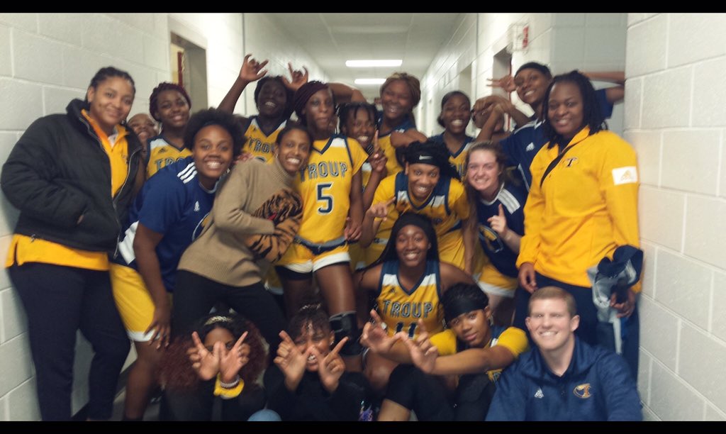 THSLadyTigers0's tweet photo. The Lady Tigers advance to the Elite 8 in Region 5-AAAA. Im extremely proud of our girls for keeping their composure even though we trailed in the fourth quarter. Sophomore Aniya Palmer secured a rebound and made a outstanding pass to Freshman Alexcia Murphy for the winning layup https://t.co/z1SCFDOZ3p
